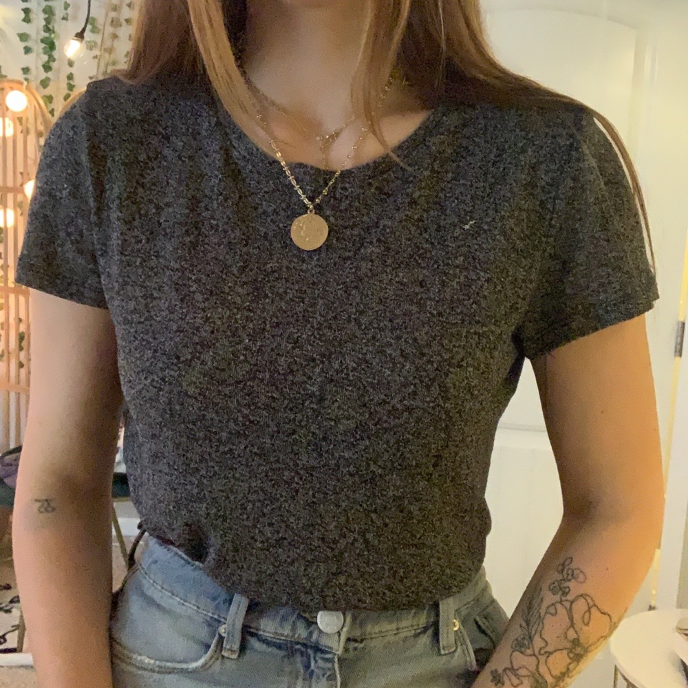 grey american eagle t-shirt